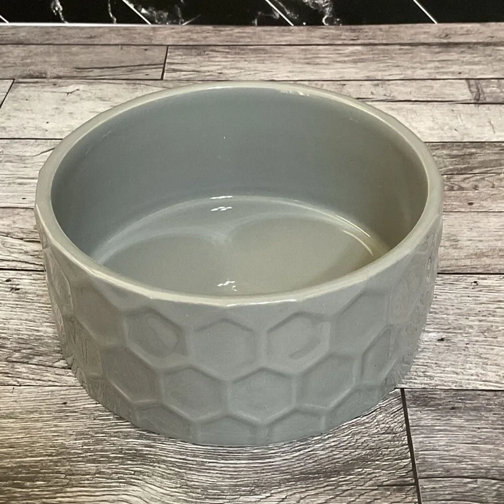 Sonoma Good For Life Honeycomb Design Ceramic Dog Bowl.6” x 3”.EUC
